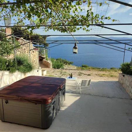 Robinson Galisnjak With Amazing Sea View & Jacuzzi Holiday home