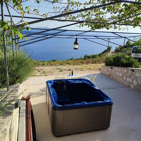 펜션 Robinson Galisnjak With Amazing Sea View & Jacuzzi *